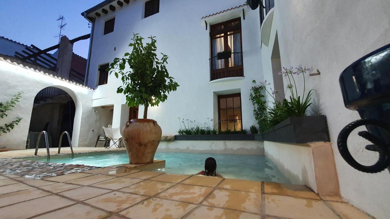 Ca Margalef - Casa Rural Con Encanto Ginestar Bagian luar foto