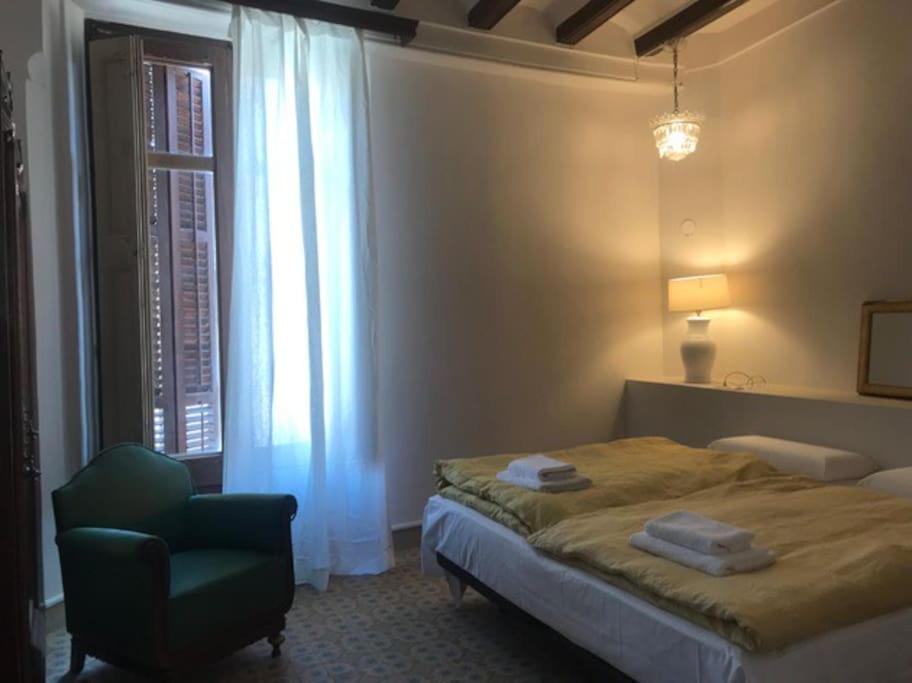 Ca Margalef - Casa Rural Con Encanto Ginestar Bagian luar foto