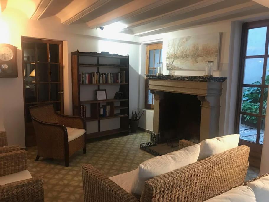 Ca Margalef - Casa Rural Con Encanto Ginestar Bagian luar foto