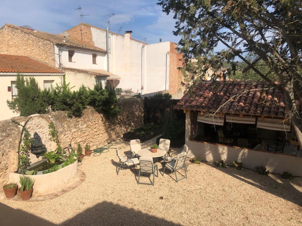 Ca Margalef - Casa Rural Con Encanto Ginestar Bagian luar foto
